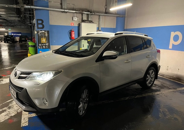 Toyota RAV4 cena 52500 przebieg: 276000, rok produkcji 2013 z Rumia małe 121